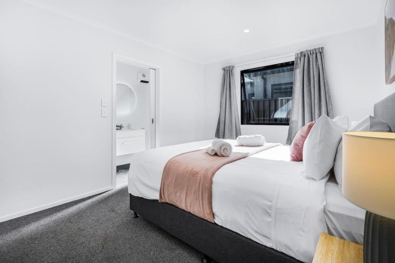 King Bed, Modern And Peaceful - By Kosh Bnb Hamilton Exteriér fotografie