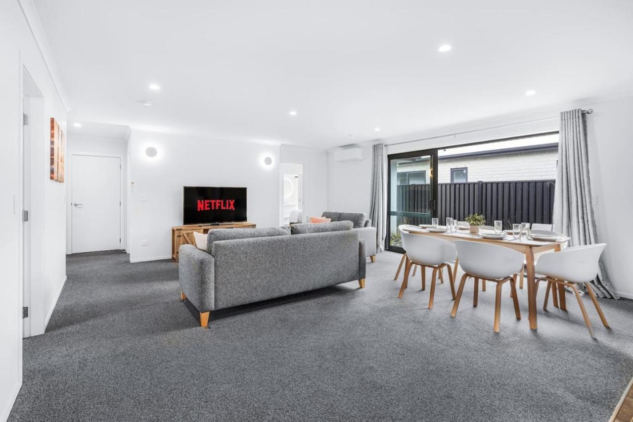 King Bed, Modern And Peaceful - By Kosh Bnb Hamilton Exteriér fotografie